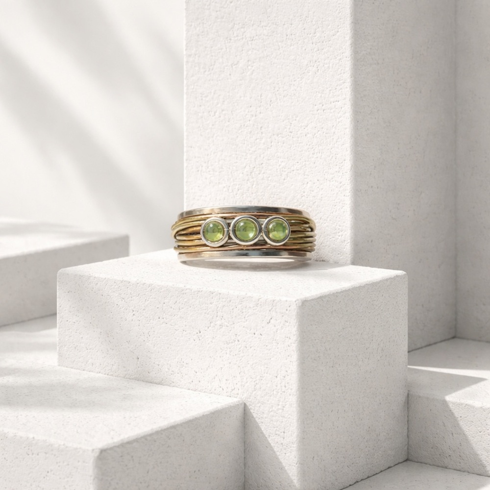 Peridot Ring - Picture 5 of 9